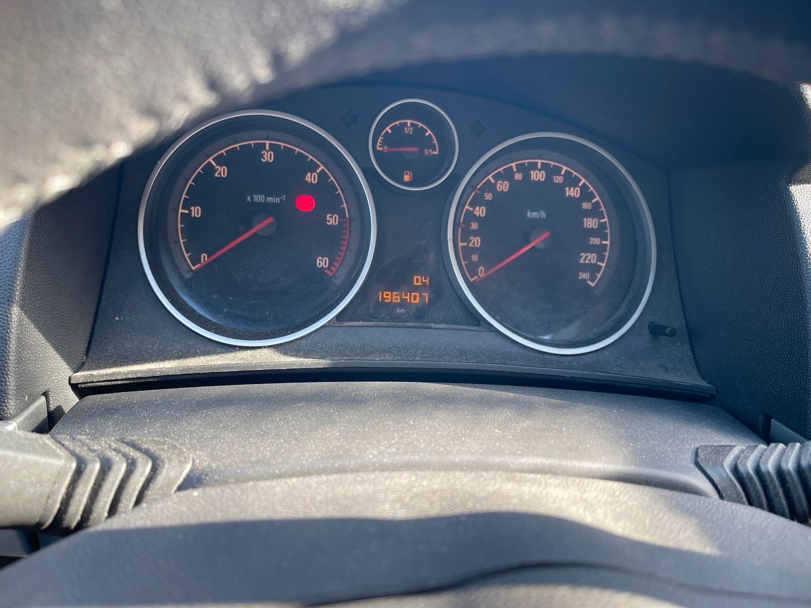 Opel Astra 2009 — photo 10