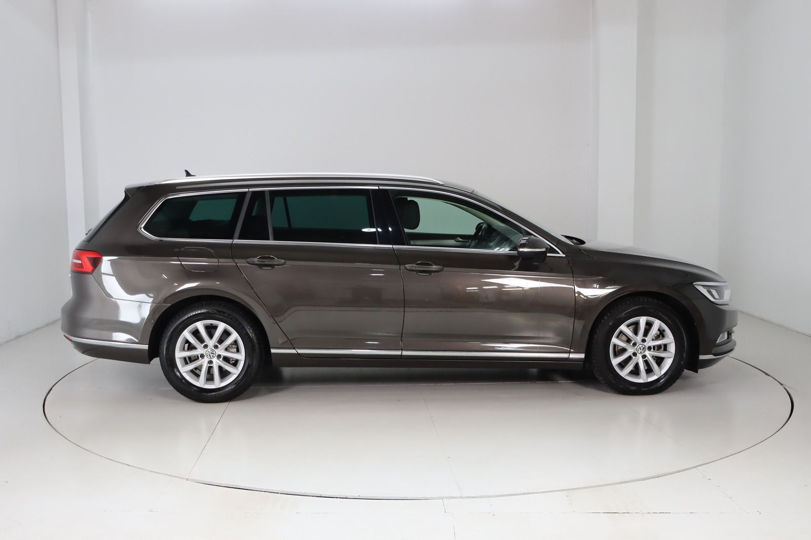 Fahrzeugabbildung Volkswagen Passat Variant 2.0 TDI Highline BlueMotion DSG