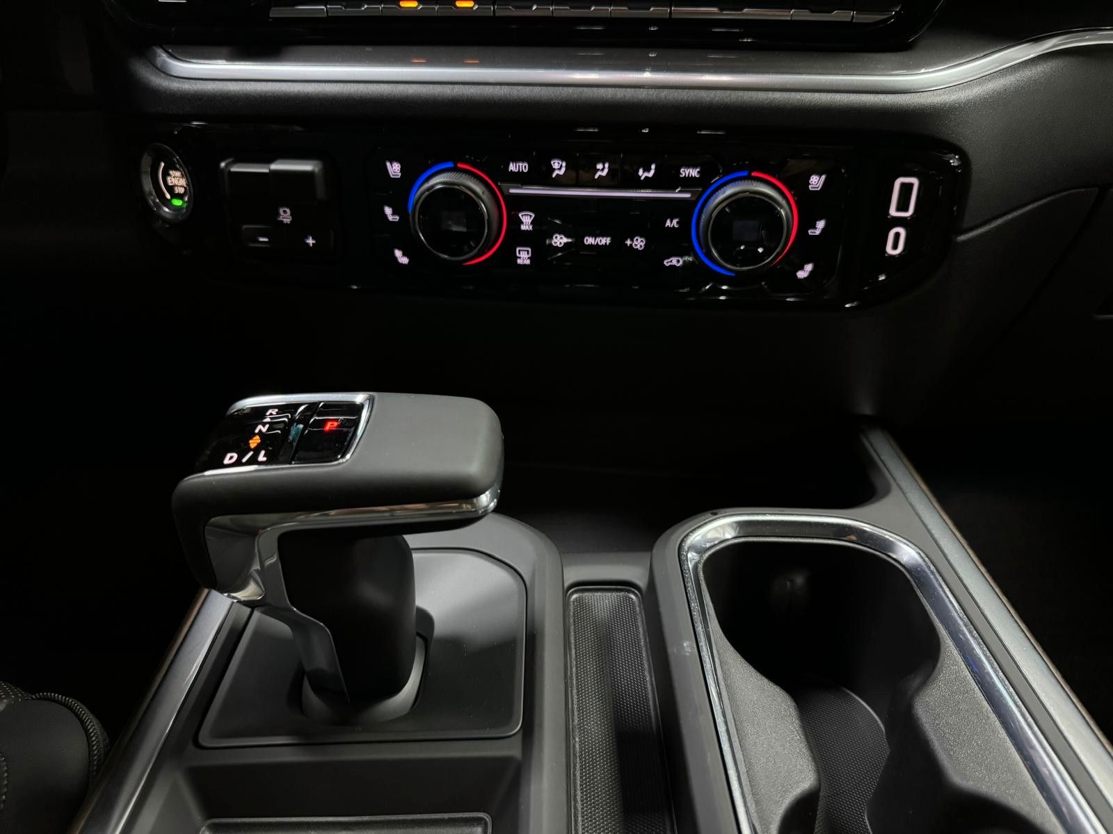 Fahrzeugabbildung Chevrolet 2026 SILVERADO DURAMAX DIESEL 4x4 HIGH COUNTRY
