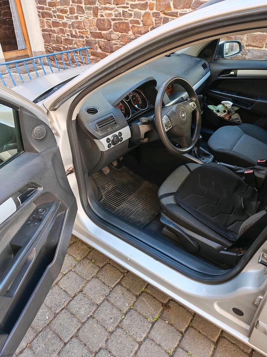 Opel Astra 2005 — photo 15