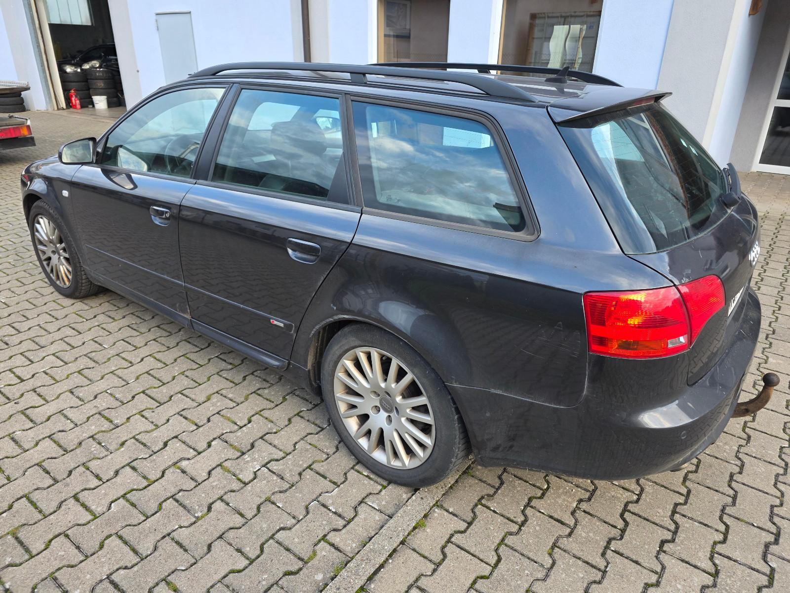 Audi A4 2008 — салон
