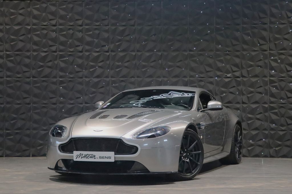 Aston Martin V12 Vantage