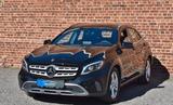 Mercedes-Benz GLA 180 LED NAVI TEMPOMAT 8xALU PDC AHK KLIMA - gebrauchte Mercedes-Benz GLA 180 aus dem Jahr 2017