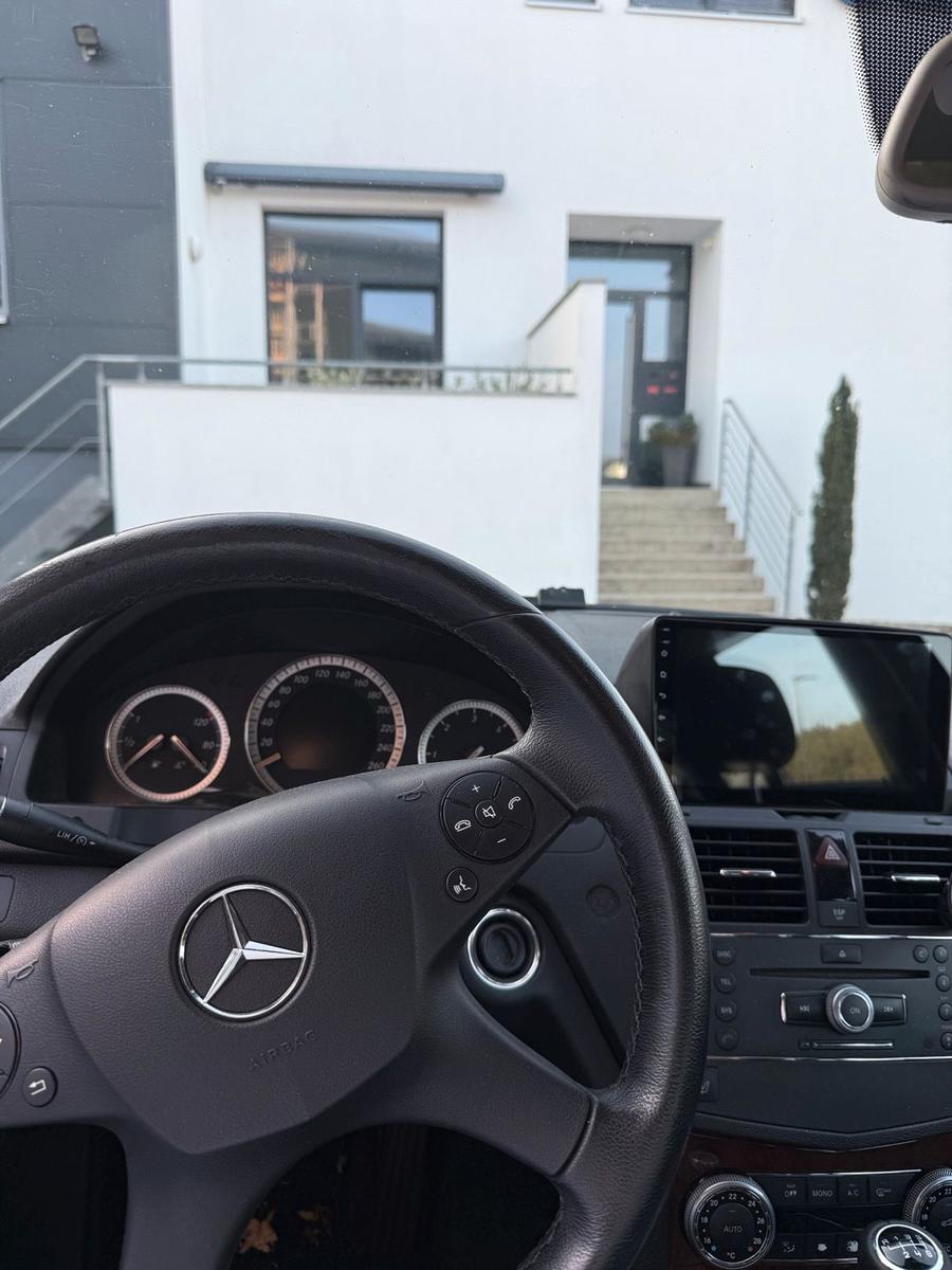 Mercedes-Benz C220 2008 — photo 7