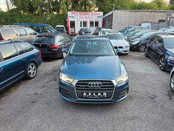Audi Q3 - 1