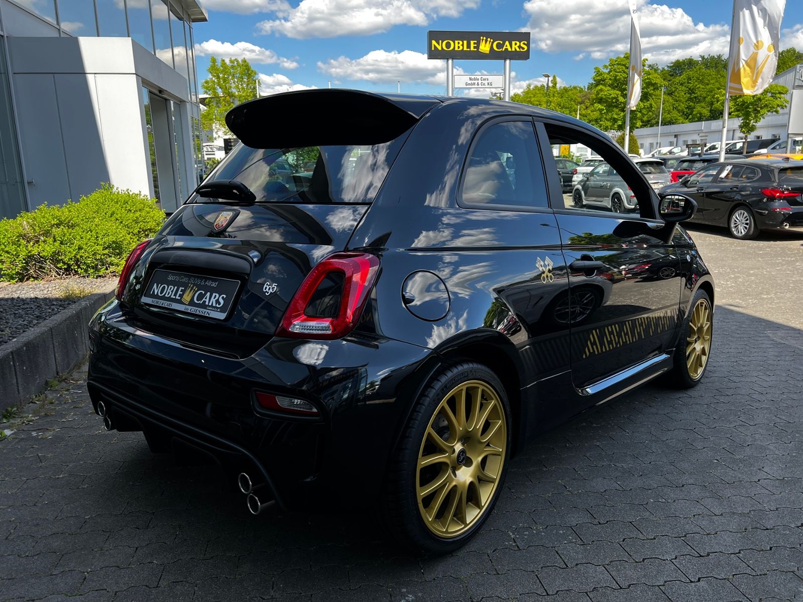 Fahrzeugabbildung Abarth 695 75 Anniversario BEATS Full Link KLIMA NAVI