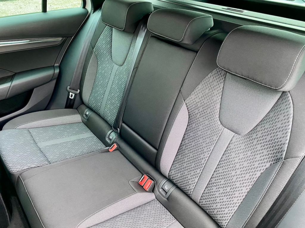 Fahrzeugabbildung SKODA Octavia Combi 2.0 TDI Style AAC NAVI LED HEAD UP