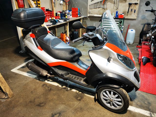 Piaggio MP 3 250 LT, unfallfrei, mit PKW Kl. B fahrbar!