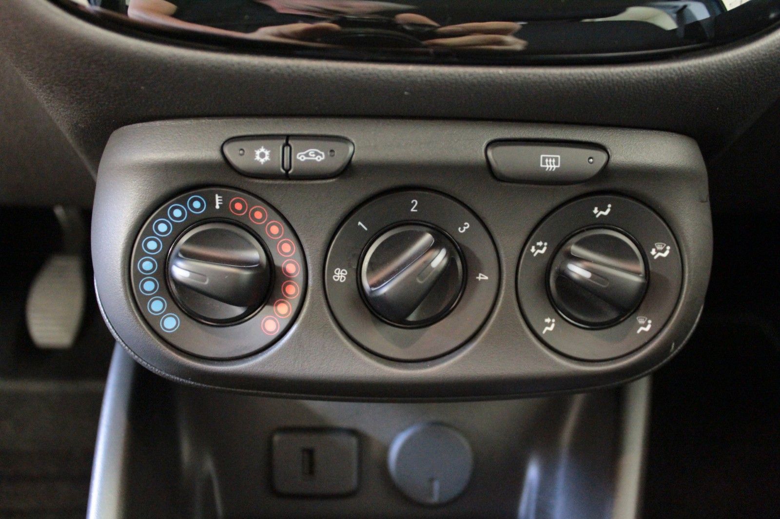 Fahrzeugabbildung Opel Corsa 1.4 Turbo eco FLEX Edition  *Winterpaket*