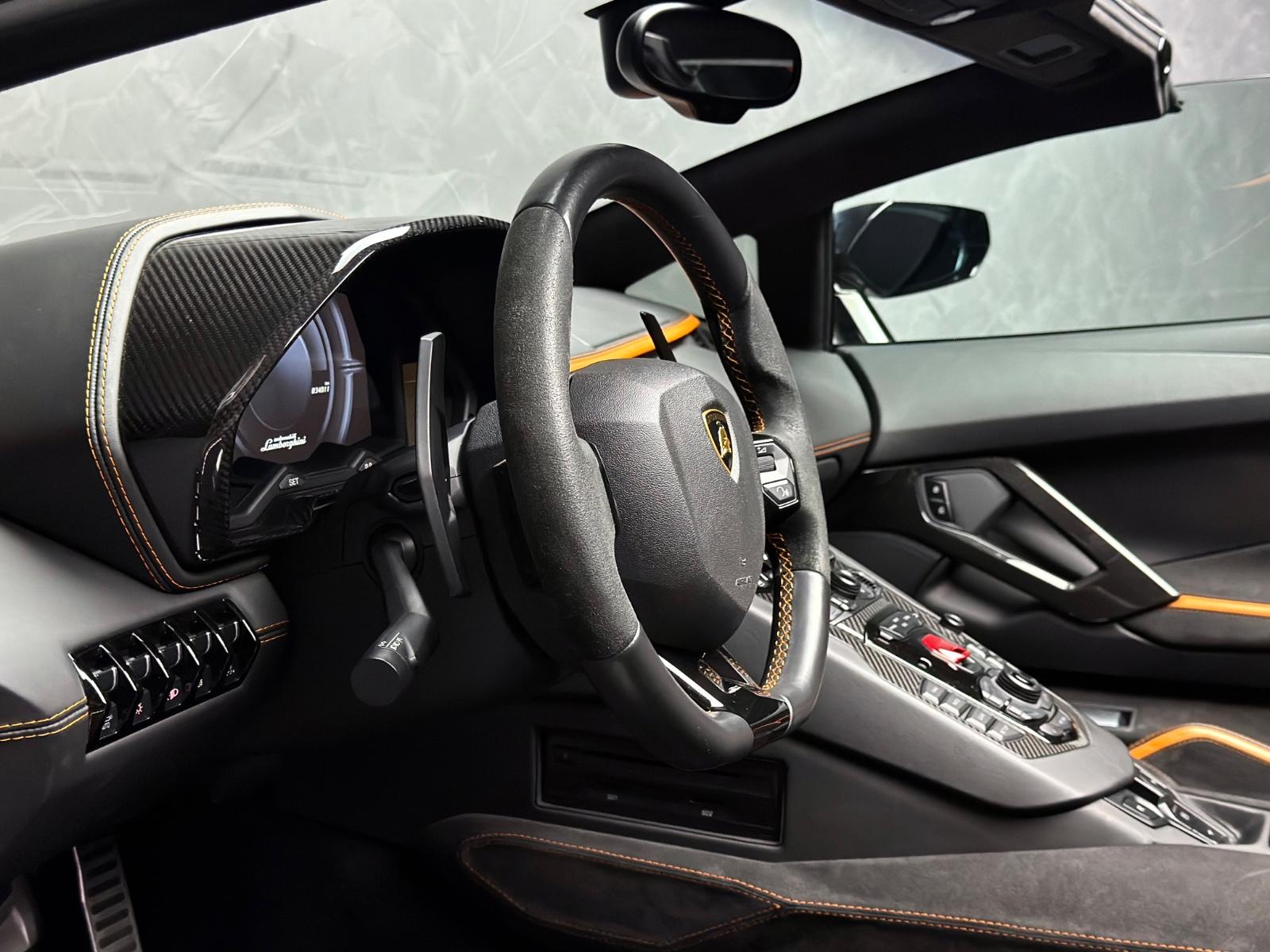 Lamborghini Aventador S Roadster SENSONUM LIFT CARBON