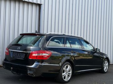 Mercedes E 200 - 2
