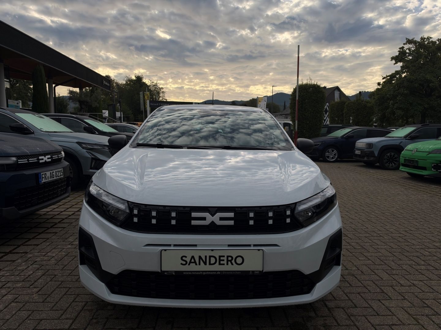 Fahrzeugabbildung Dacia Sandero III Expression LED Klimaautom Fahrerprof
