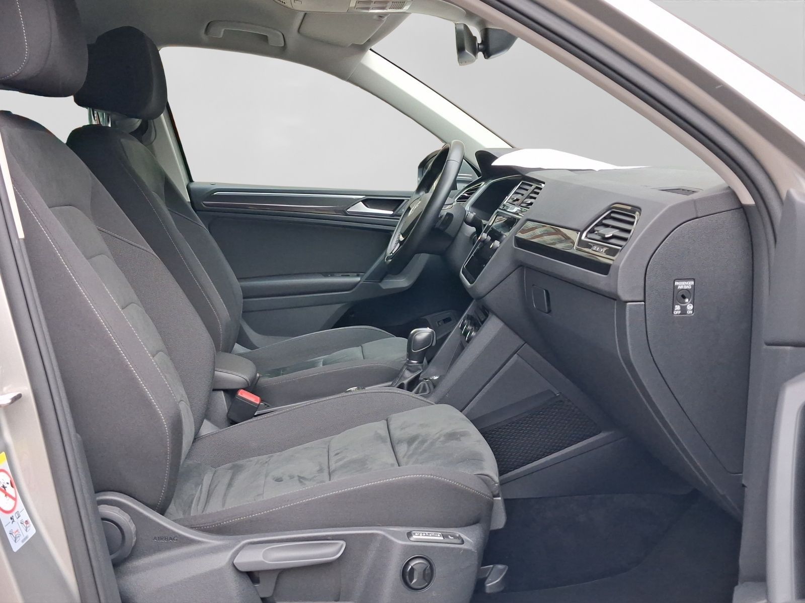 Volkswagen Tiguan 2.0 TSI DSG 4M R-LINE AHK KAMERA PDC HuD foto 4