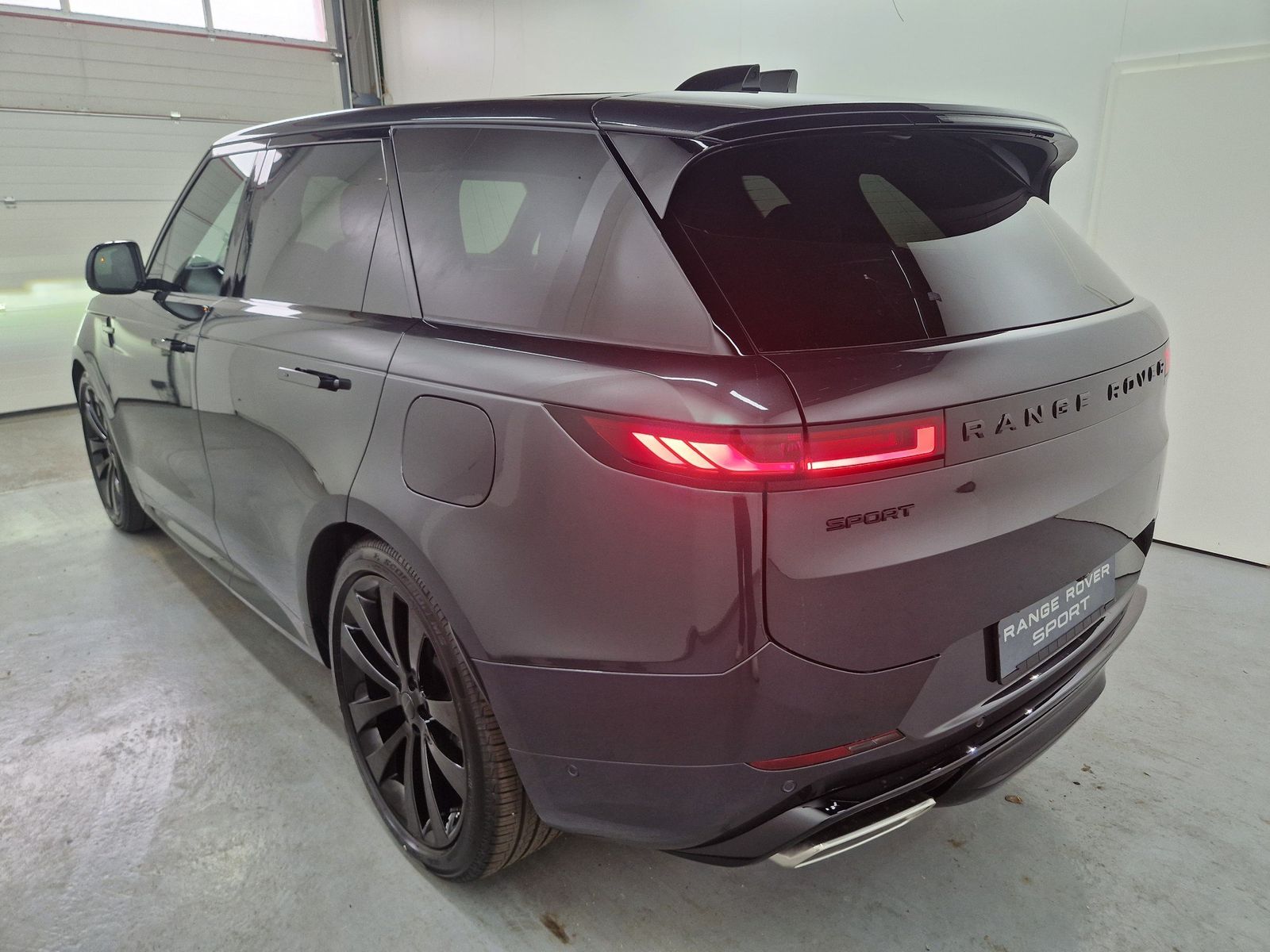 LAND ROVER Range Rover Sport P460e Dynamic HSE Komfort AHK – Bild 2