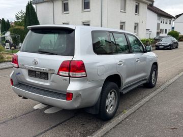 Toyota Land Cruiser - 4