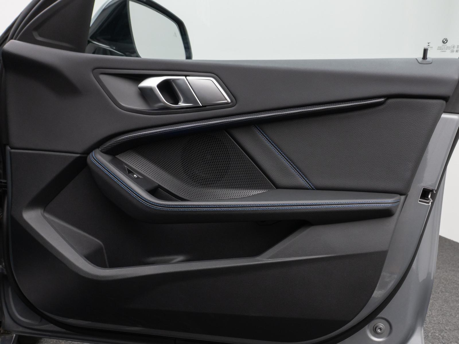 BMW 1 Series i M Sport Panorama PDC DAB Lenkrhzg Komfort, миниатюра 30