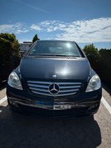 Mercedes-Benz Mercedes B-Klasse B 170  Baujahr 2008  T... - Mercedes-Benz B 170 mit Benzin-Antrieb: Navigationssystem, Limousine