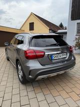 Mercedes-Benz GLA 250 DCT - AMG Line - Mercedes-Benz GLA 250 von privat