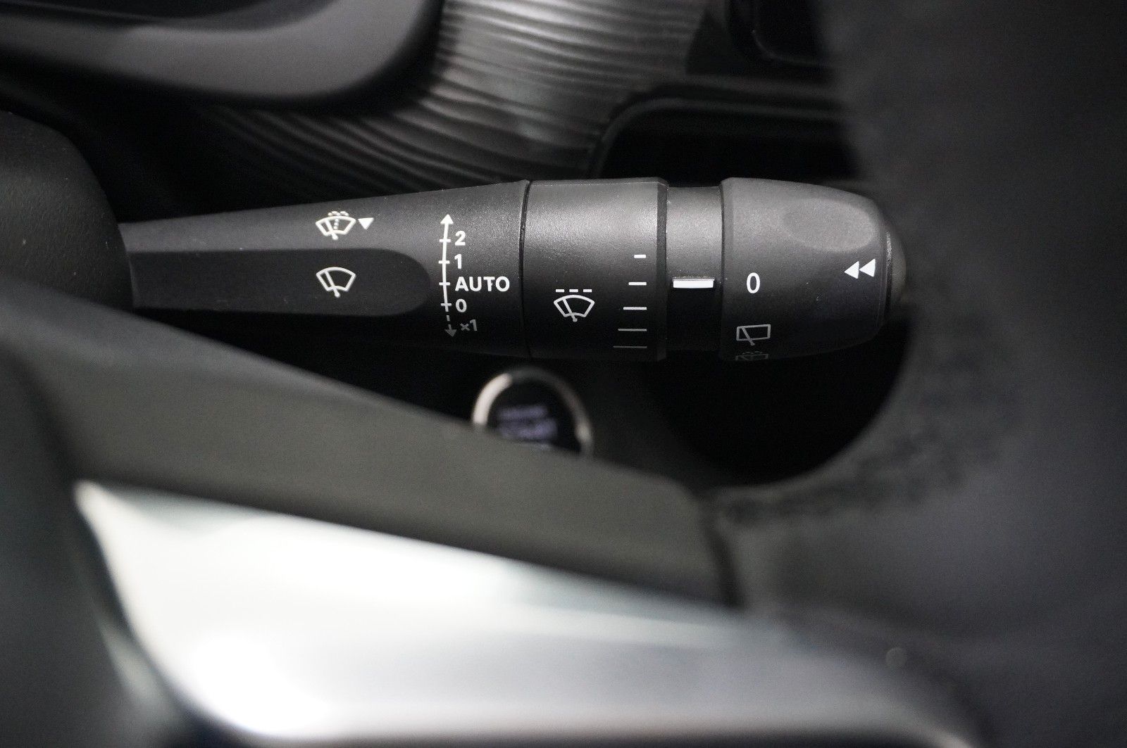 Fahrzeugabbildung Jeep Avenger 1.2 ALTITUDE MY25 NAVI/LED/KAMERA/SH/JBL