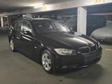 BMW 320d Kombi Panorama Dach 1 Hand - BMW 320 aus 2008: 320d