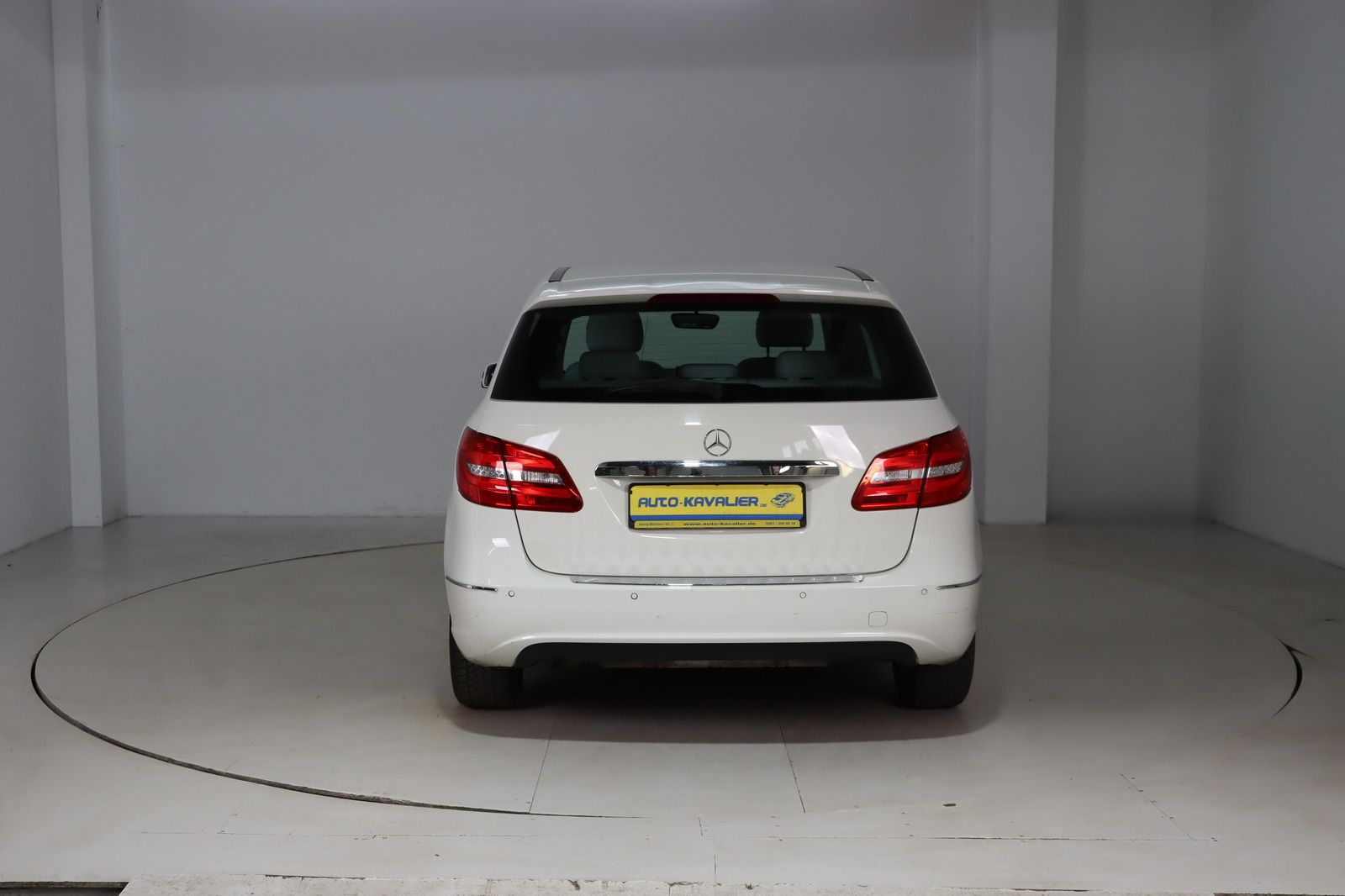 Fahrzeugabbildung Mercedes-Benz B 180 BlueEFFICIENCY * Bi-Xenon * Navi * SHZ *