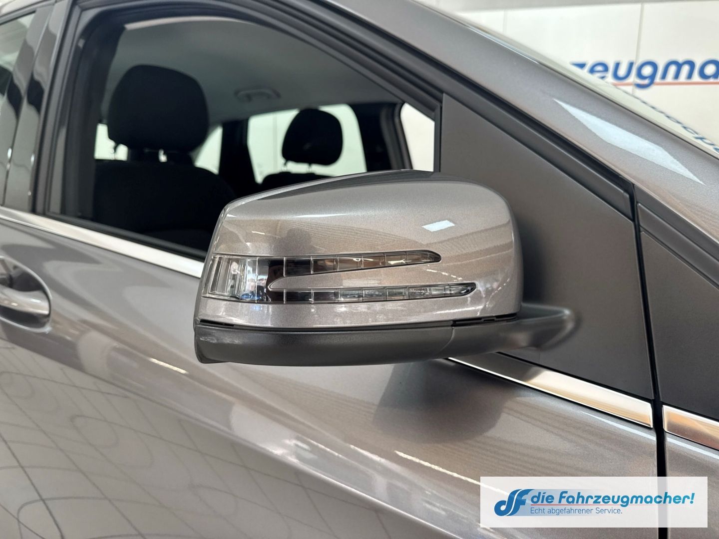 Fahrzeugabbildung Mercedes-Benz B 180 Bi-Xenon SHZ Parklenkass. Rückfahrkam. Not