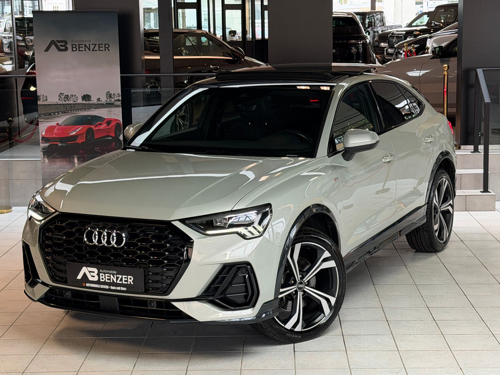Fahrzeugabbildung Audi Q3 Sportback 45 TFSI quattro S line/PANORAMA/