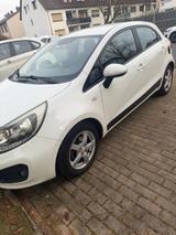 Kia Rio  Baujahr 2014  Zu verkaufen - Kia Rio in Frankfurt (Main)
