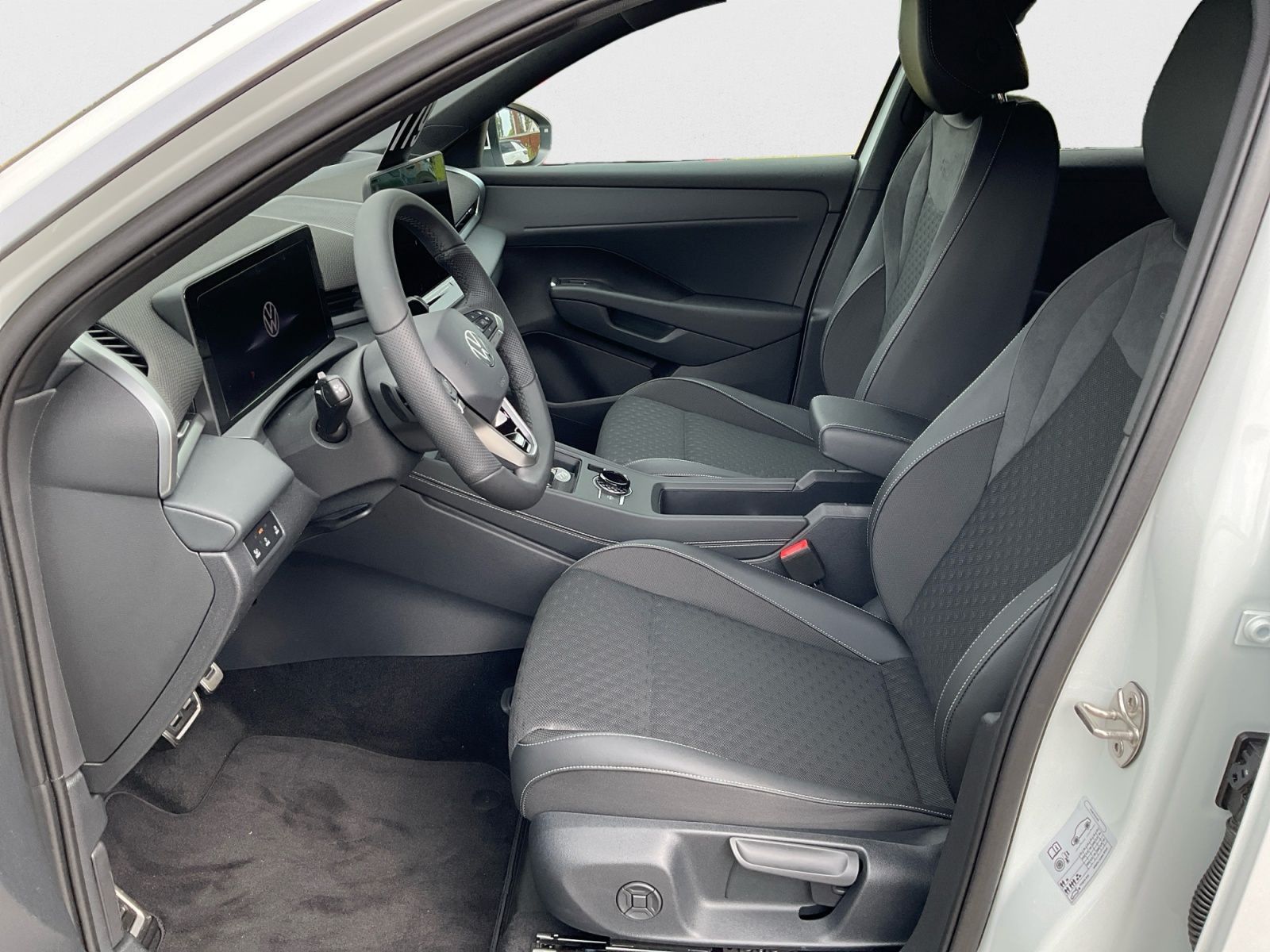 Volkswagen T-Roc - Bild 9