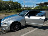 Ford Mustang v6 - Ford Mustang: For