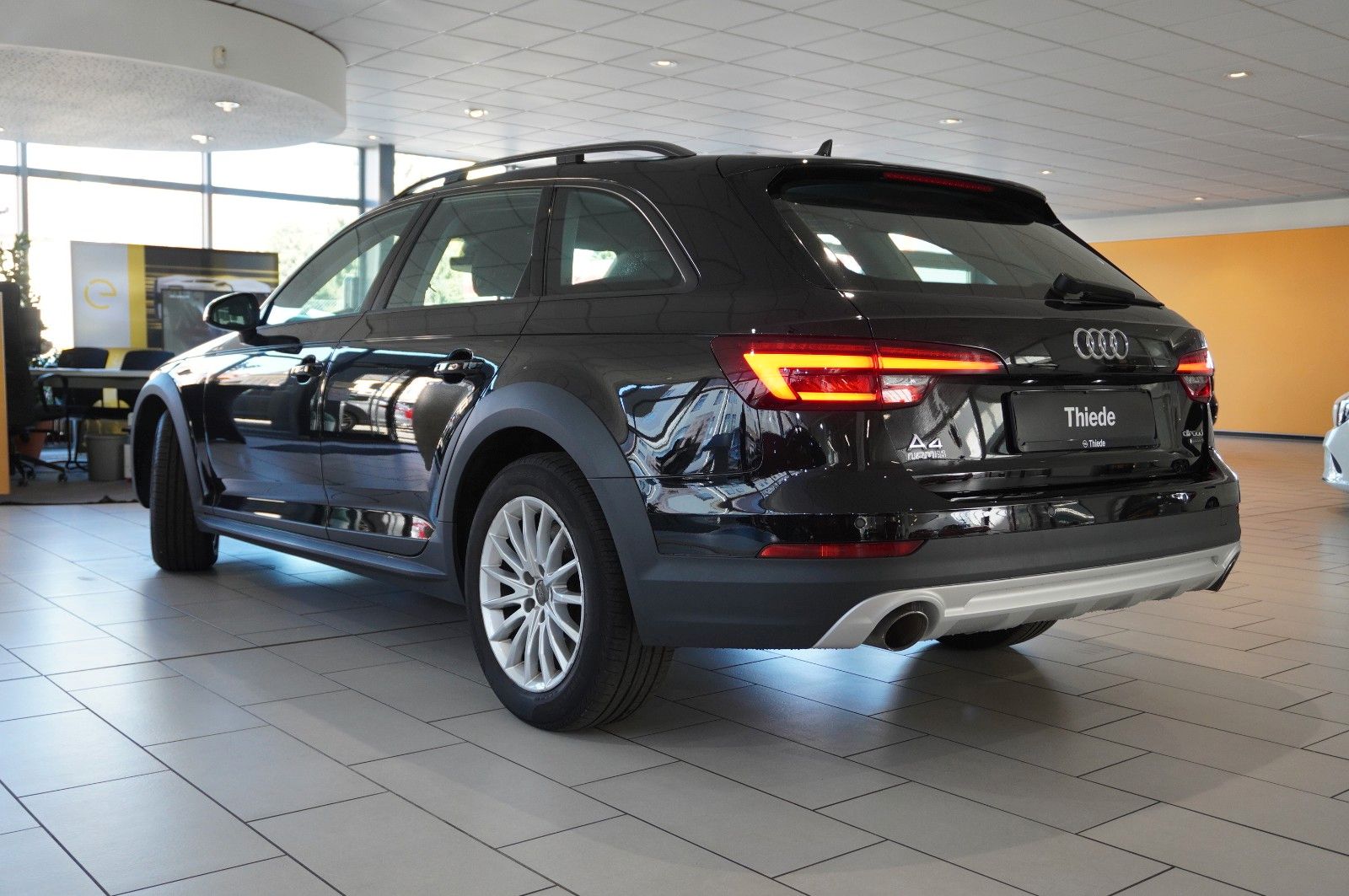 Fahrzeugabbildung Audi A4 Allroad quattro 45 TFSI LEDER/MMI/SHZ/LED/AHK