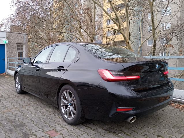 BMW 330 i Sport Line