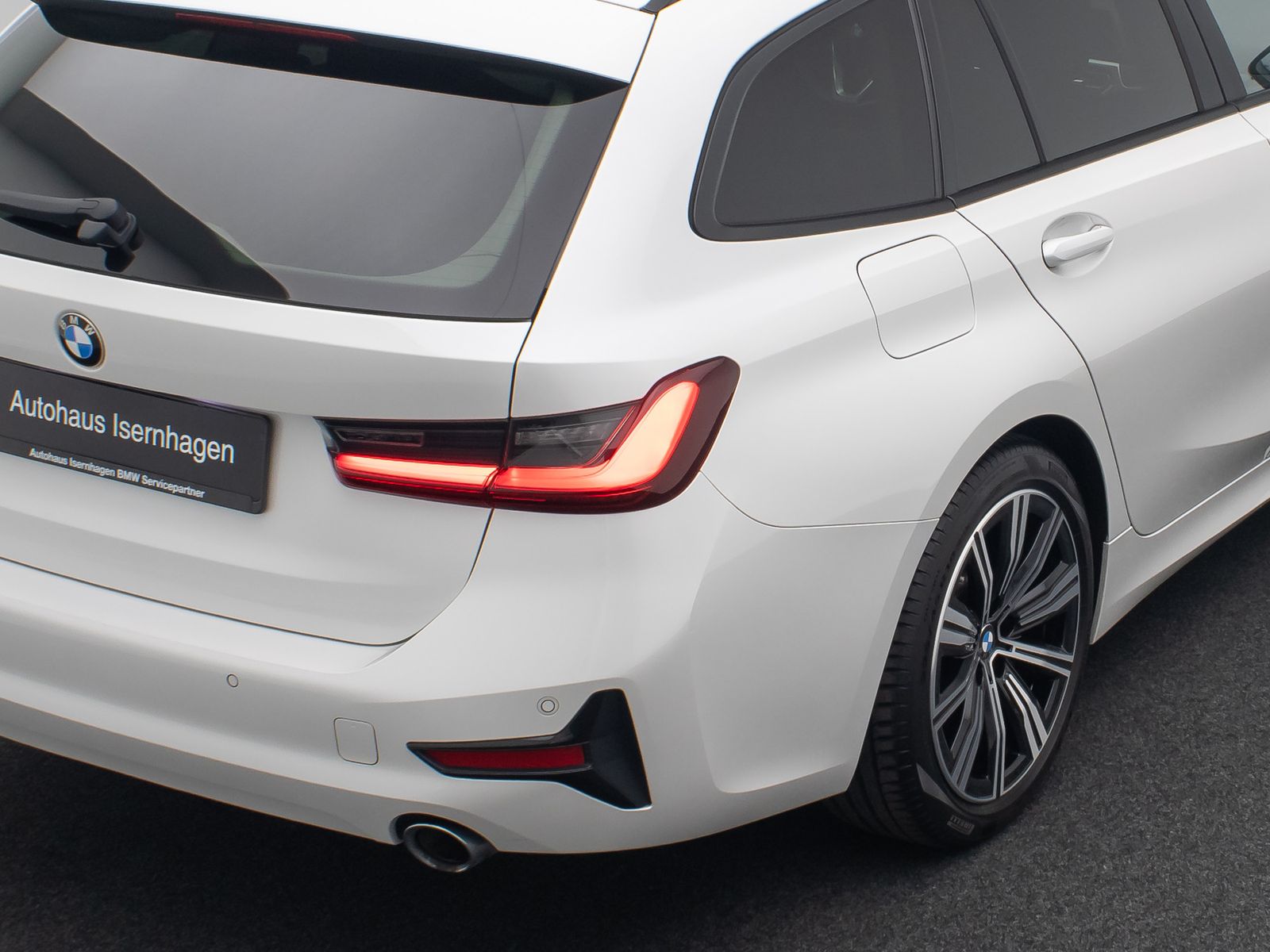 Fahrzeugabbildung BMW 330d Stop&Go LED DAB DriveAssis Panorama 18Zoll