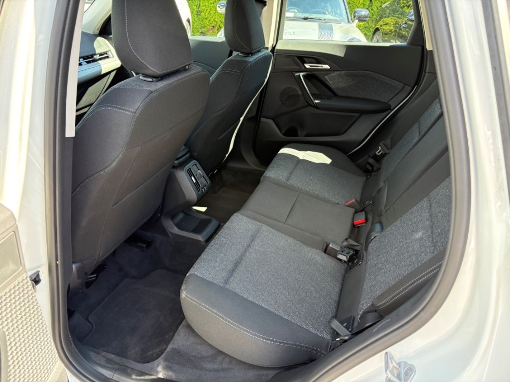 BMW X1 sDrive20i HUD AHK Komf-Zug. Alarm adLED FLA D foto 15