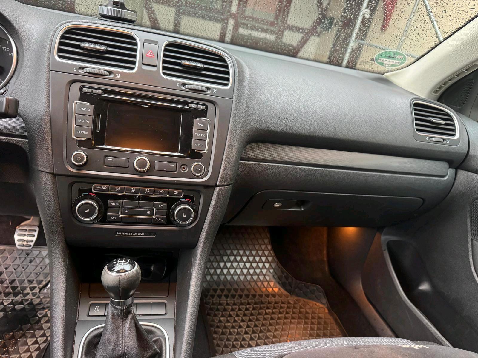 Volkswagen Golf 2011 — photo 7