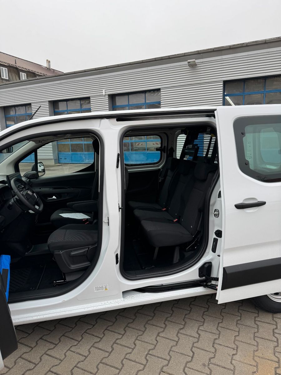 Fahrzeugabbildung Fiat e-Doblò L2 Multicab 50kWh 100kW