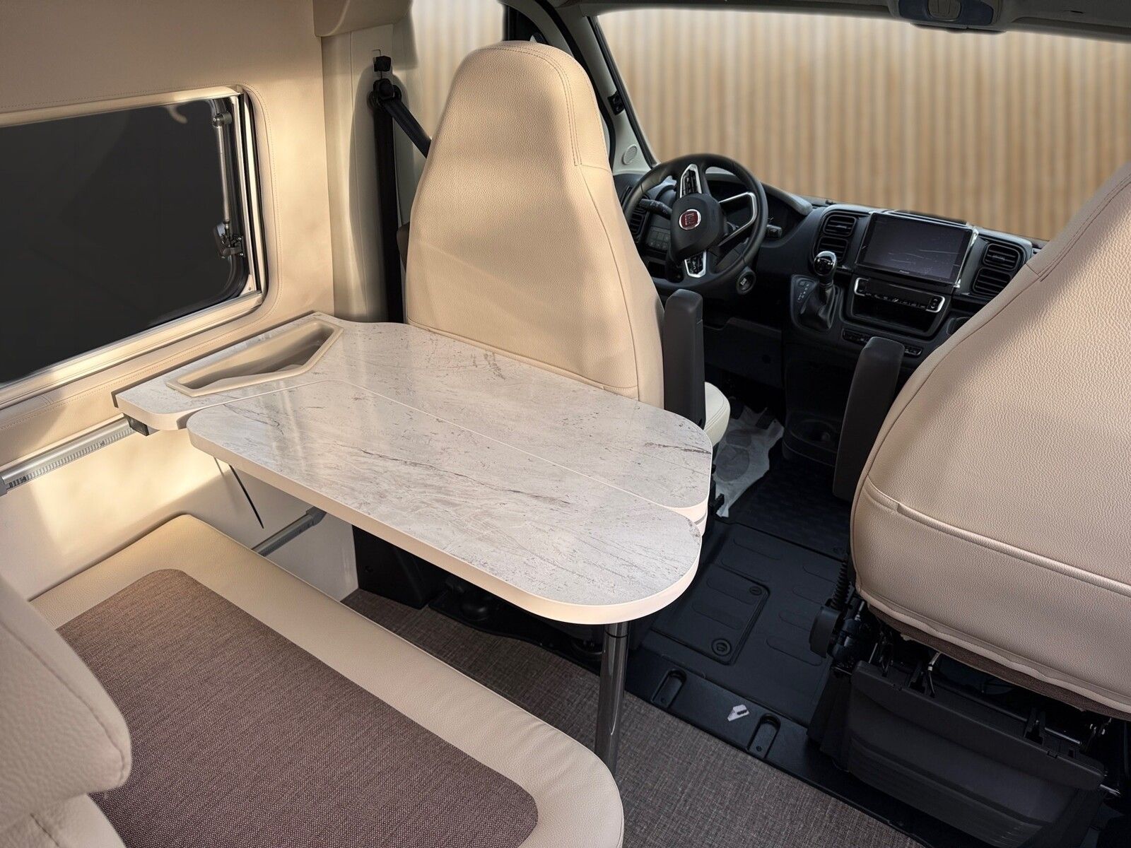 Fahrzeugabbildung Eura Mobil Van V 635 HB 6KW Heizung, Radio DAB, RFK