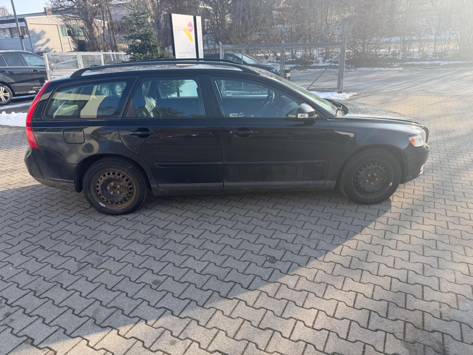 Volvo V50 2009 — engine 1.998 cm³, 1.360 HP (1.000kW)