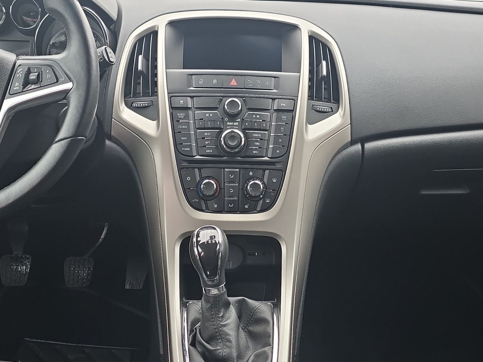 Fahrzeugabbildung Opel Astra J Lim. 5-trg Design Edition Klima Tempomat