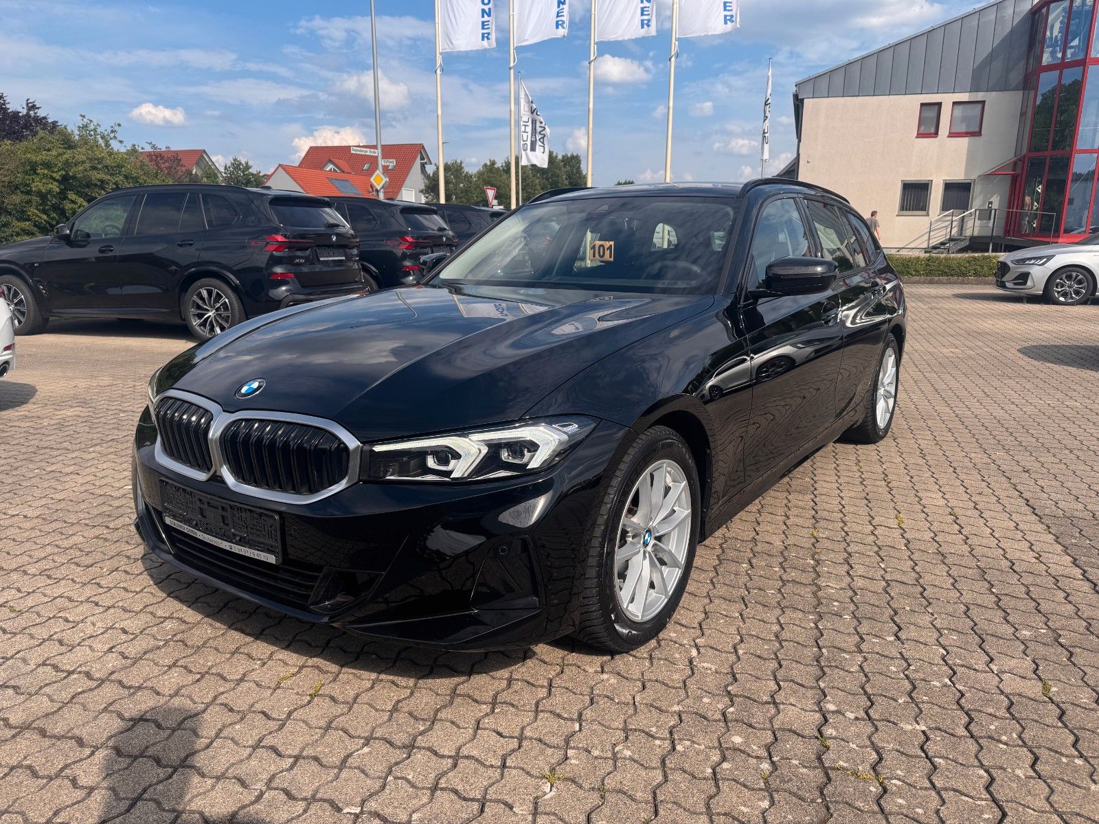 BMW 318i Touring KAMREA NAVI DAB KLIMAAUTOMATIK foto 4