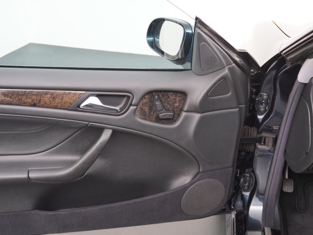 Mercedes-Benz CLK 200 Coupé K. Elegance Händlerwartung Leder a