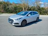 Hyundai i40 1.7 CRDi blue Premium - Hyundai i40 mit Diesel-Antrieb: Kombi, 1.7