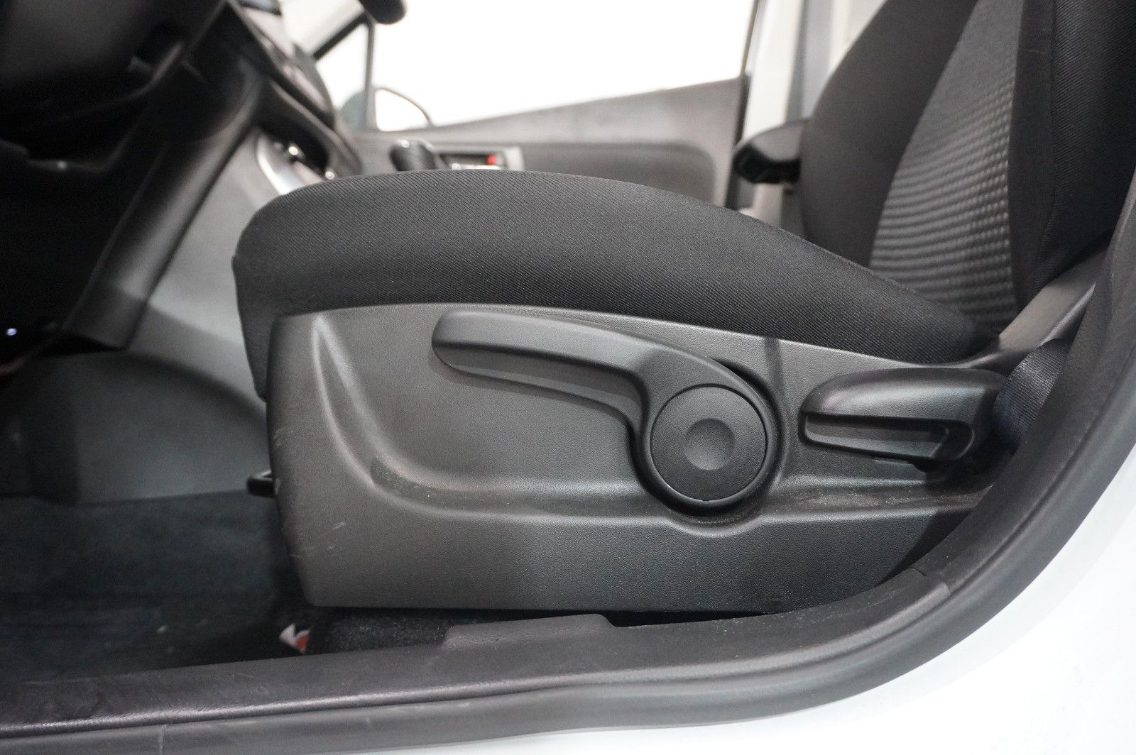 Fahrzeugabbildung Suzuki (SX4) S-Cross 1.4 COMFORT NAVI/LED/KAMERA/SH/DAB