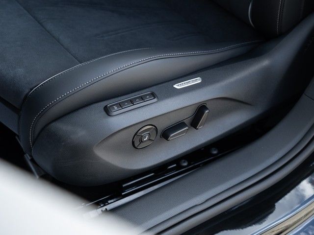 Passat Variant Business TDI DSG 8-fach AHK Matri