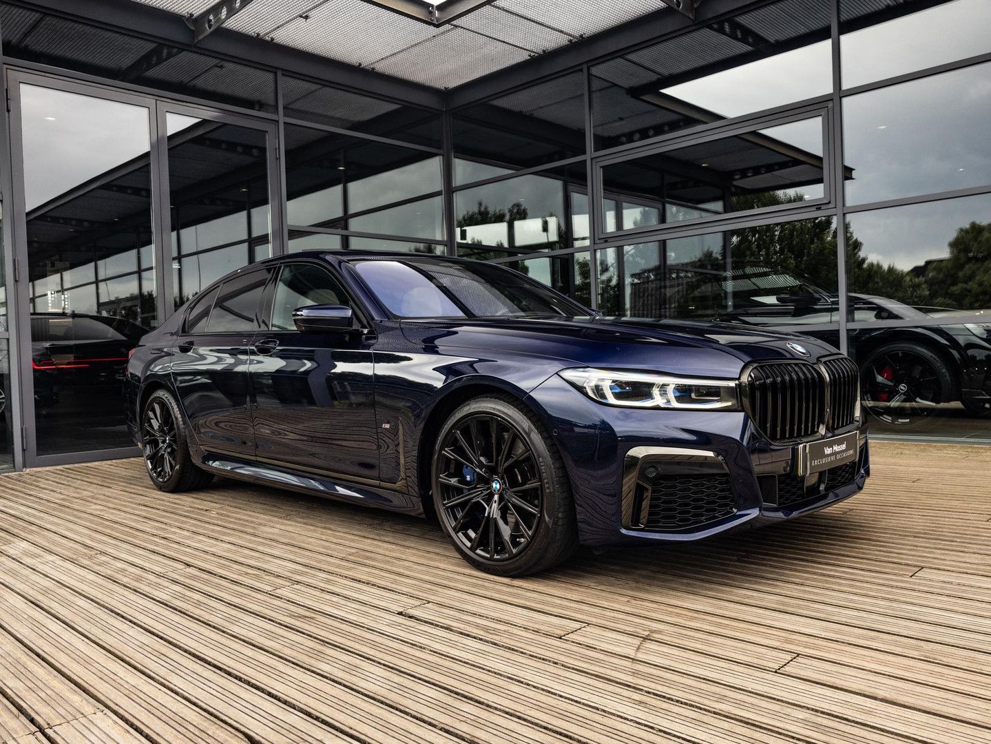 BMW 750 7-serie 750i xDrive High Executive | M-SPORT imagem 3