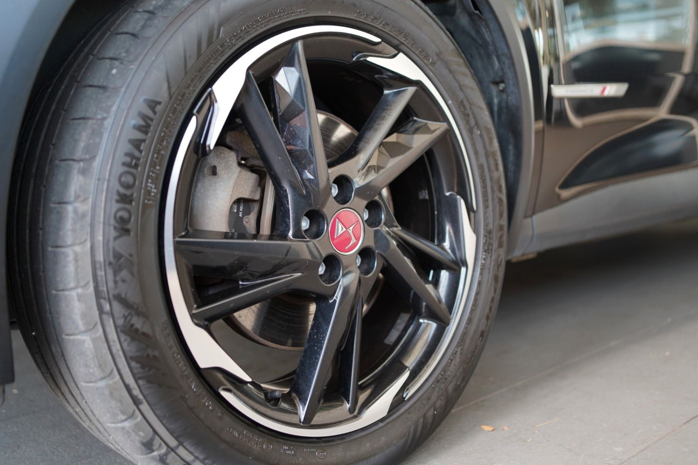 Fahrzeugabbildung DS Automobiles DS7 Crossback E-Tense 4x4 300 Anhängerkupplung