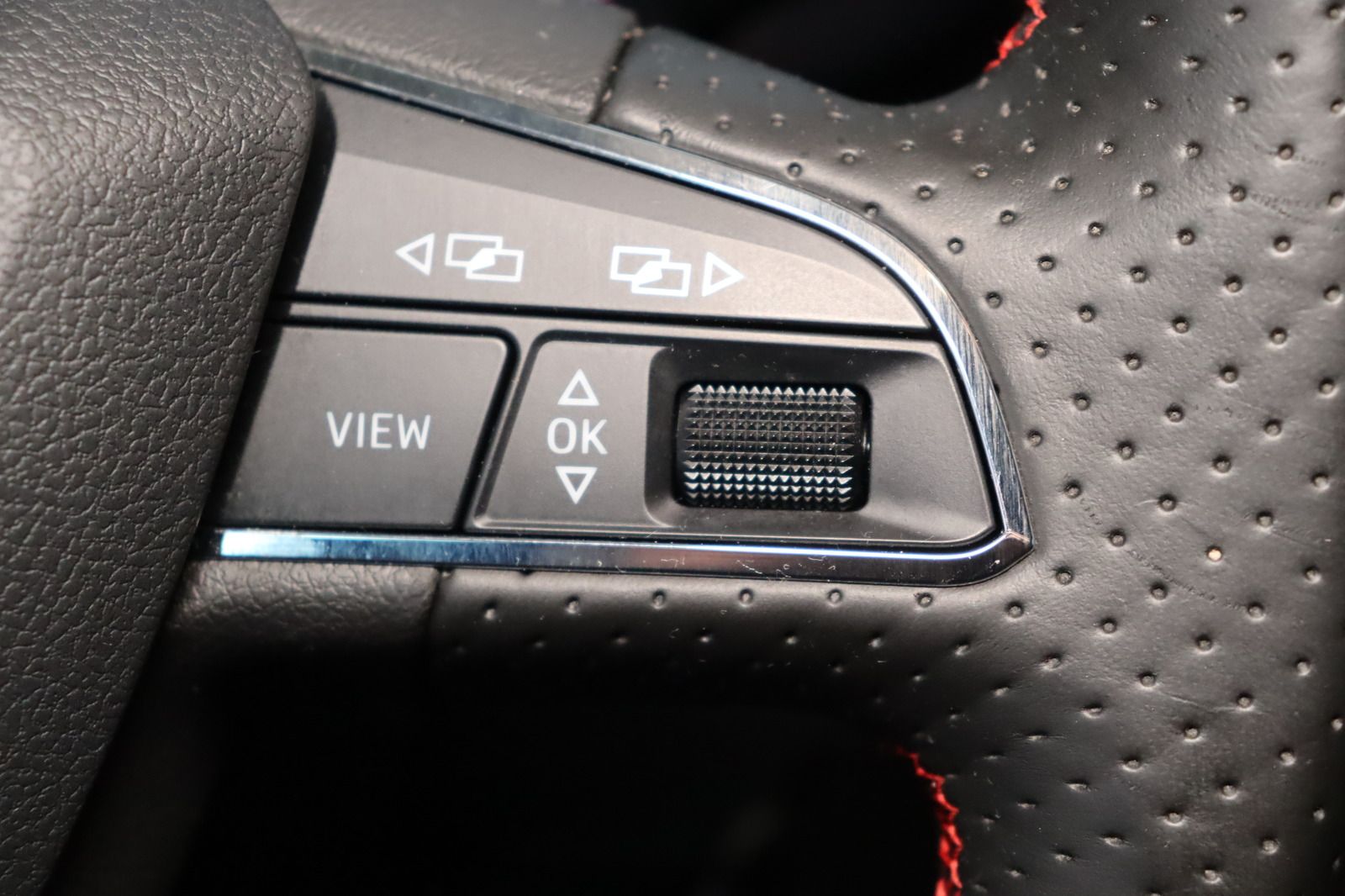 Fahrzeugabbildung SEAT Leon ST 1.4 FR LE 1. Hand * LED * Navi