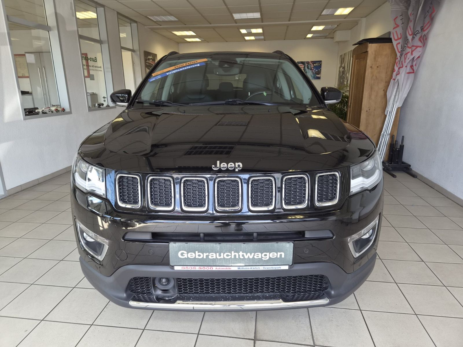 Fahrzeugabbildung Jeep Compass Limited 4WD / LED / NAVI / LEDER