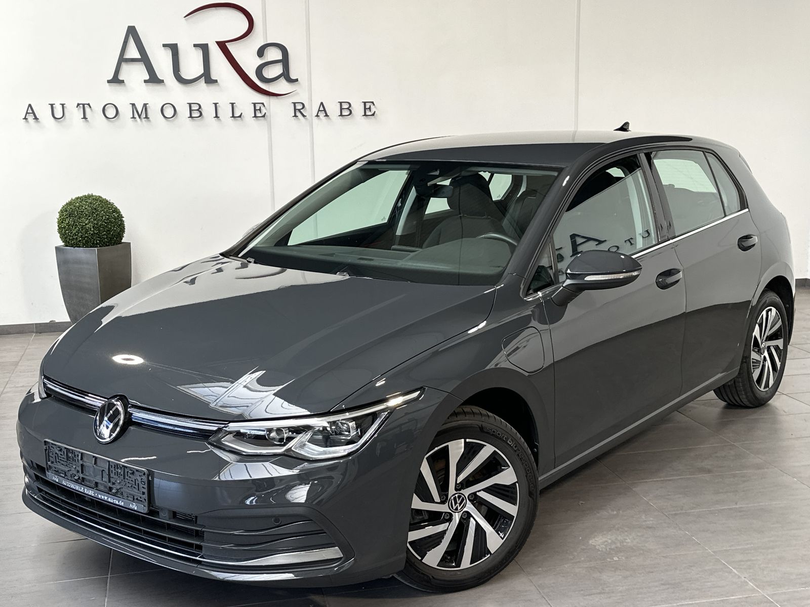 Fahrzeugabbildung Volkswagen Golf 1.4 TSI DSG Style eHybrid NAV+LED+AHK+KAMER