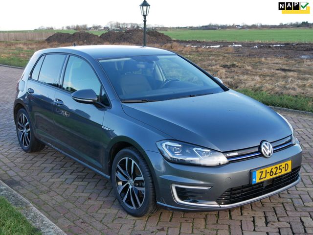 Volkswagen Golf E-Golf 35.8kWh klima LED * 11499 NETTO *